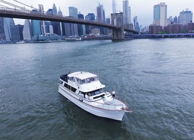 NY Yacht 79 starboard bow